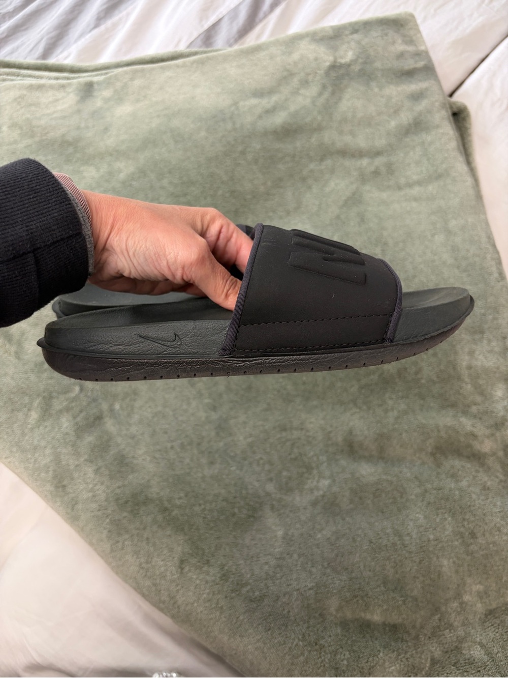 Nike Women's Offcourt Slides - Picture 10 of 11